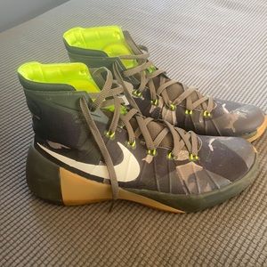 Nike Hyperdunk2015 size 11 men’s shoes